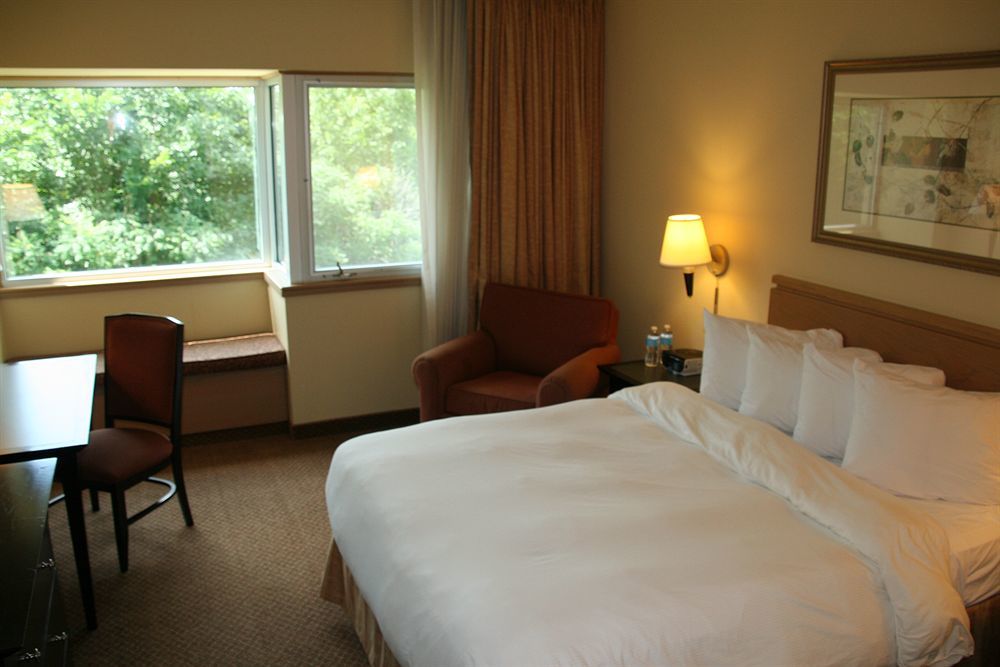 Oak Ridge Hotel Chaska Buitenkant foto